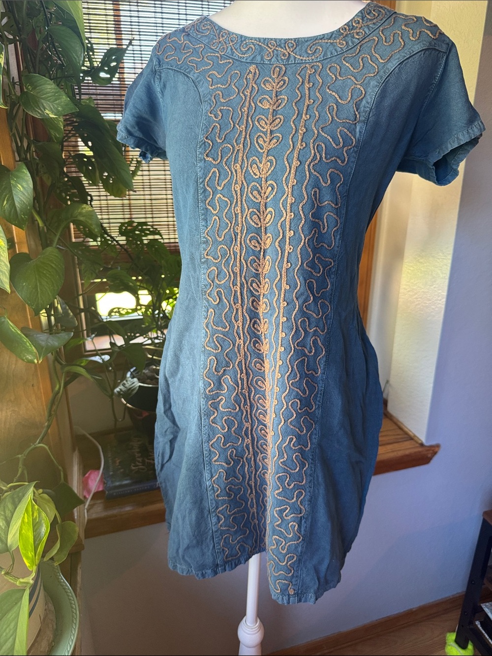 SACRED THREADS Hippie Earthy Tunic Tie Waist Top Purple Embroidered Rayon Size S